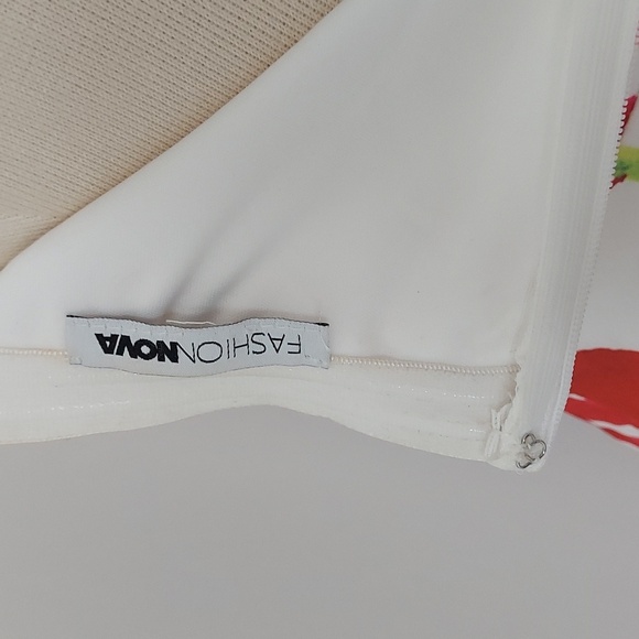 Fashion Nova Women's Floral Gown - Picture 7 of 7